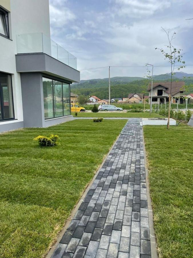 Deea H24 Apartment Risnov Exterior photo